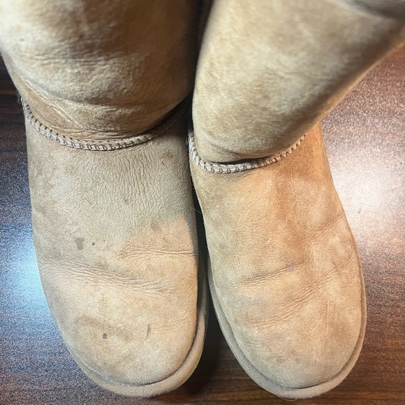 UGG Australia Short Classic Boot - Picture 13 of 13